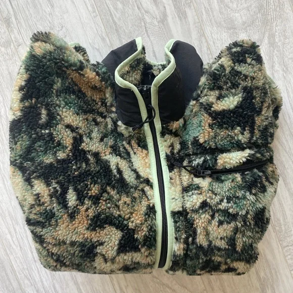 The North Face Full Zip-Up Jacket (Large) - Picture 4 of 7